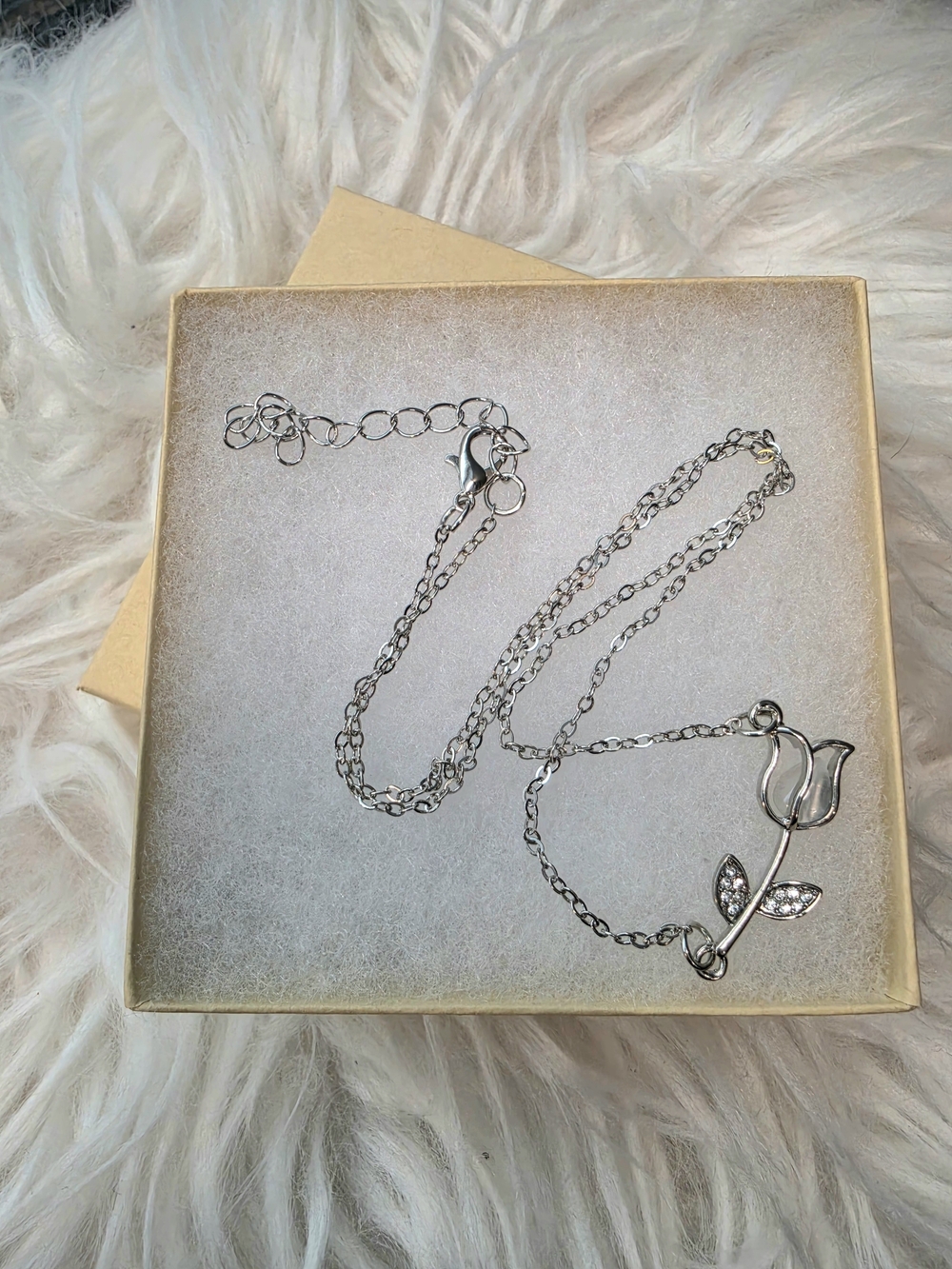 NEW Silver Tulip Flower Pendant Necklace Dainty Minimalist Size 18.25"
